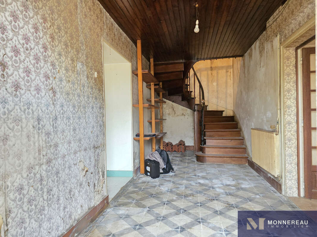 Maison de bourg a renover - photo 4