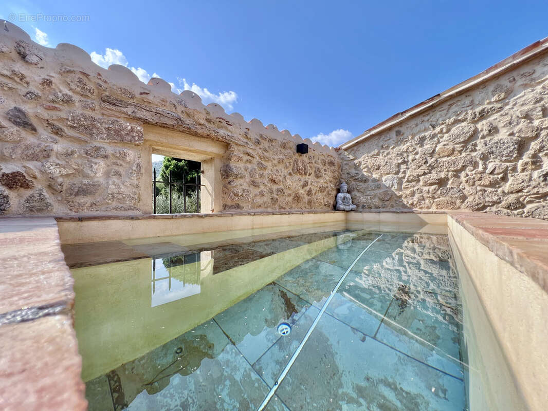 Maison à PLAN-DE-LA-TOUR