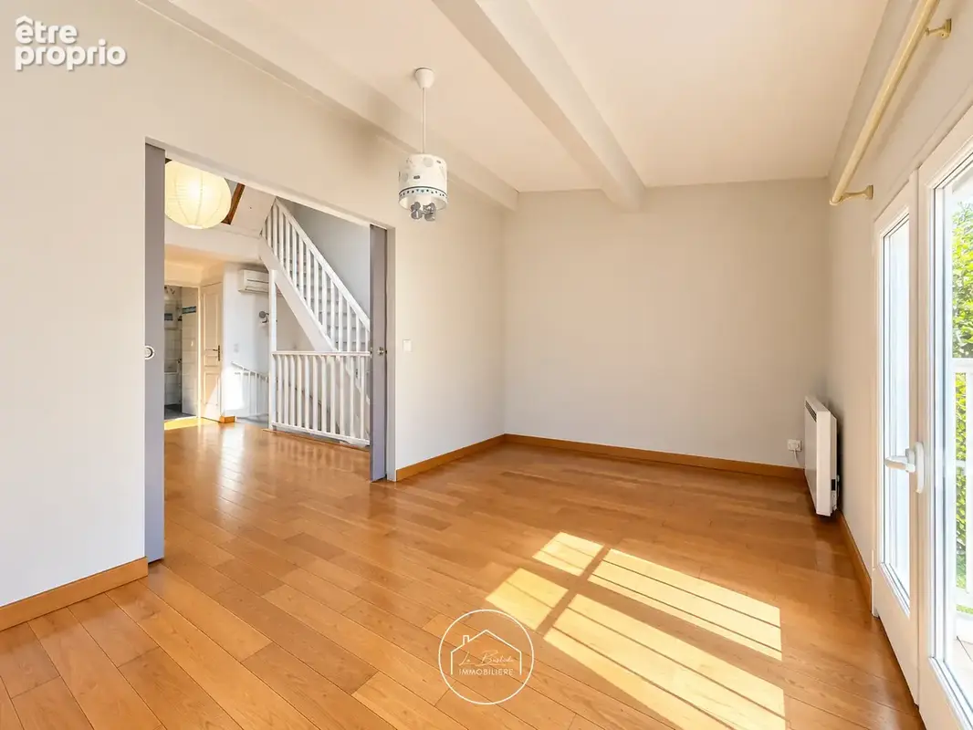 GÉMENOS au cœur du village   Charmant triplex 4 pièces de 91.56 m2. - photo 6