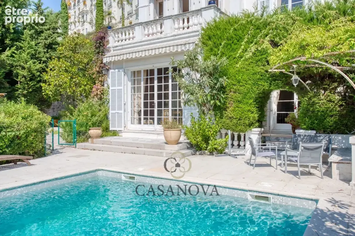 Villa néoclassique de 462 m² avec vue mer panoramique et piscine à Menton - photo 2