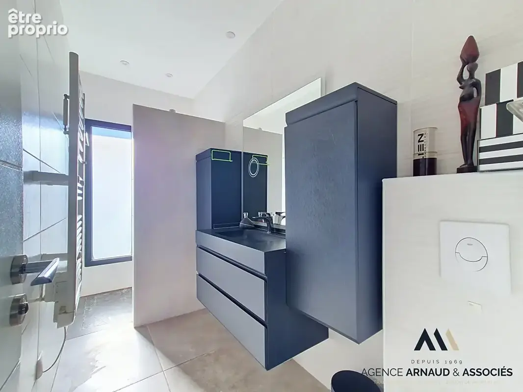 Saint-cyr-sur-mer - superbe maison contemporaine de plain-pied de 132 m² avec piscine - photo 12