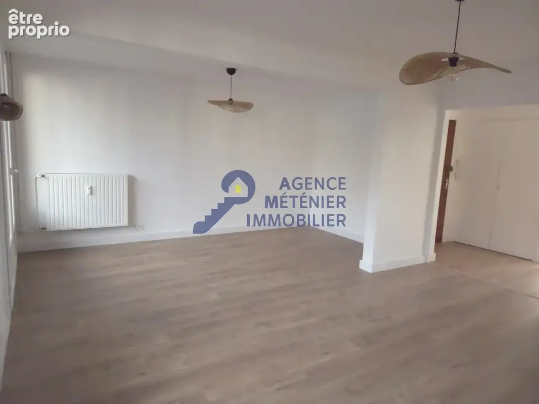 Appartement de 73 m2 au 1er étage avec cave et stationnement - entierement renove - photo 4