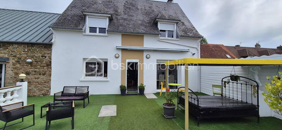 Maison à SAINT-PAIR-SUR-MER