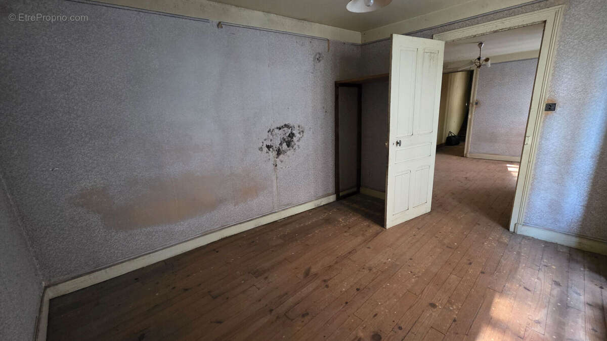 Maison à COUSSAC-BONNEVAL