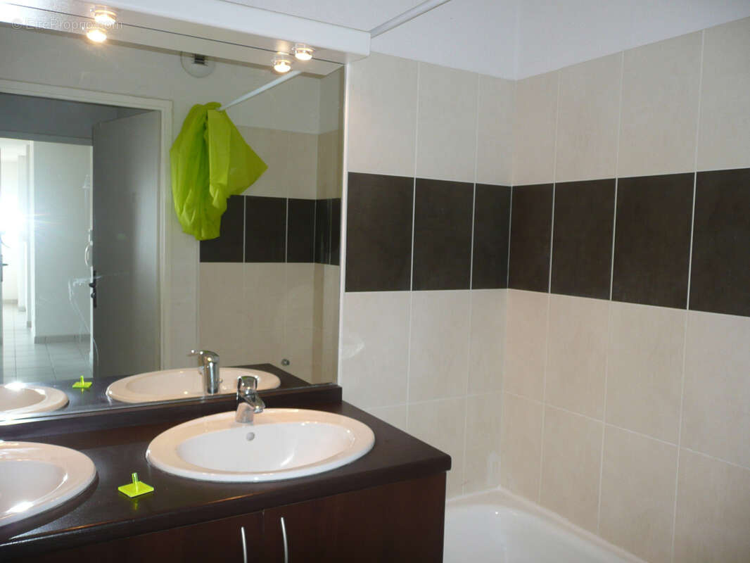 Appartement à PRADINES