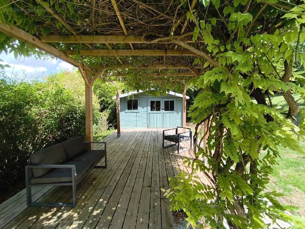 Maison 176 m² à Nesles-La-Vallee  - photo 9