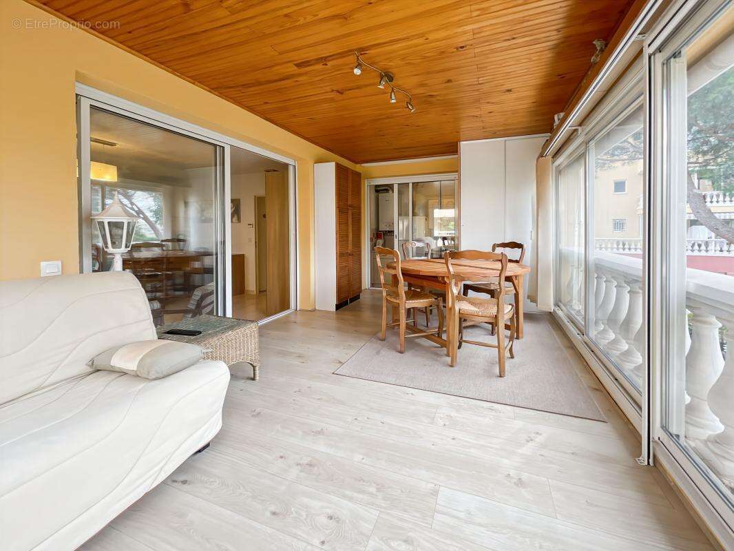 Appartement à FREJUS