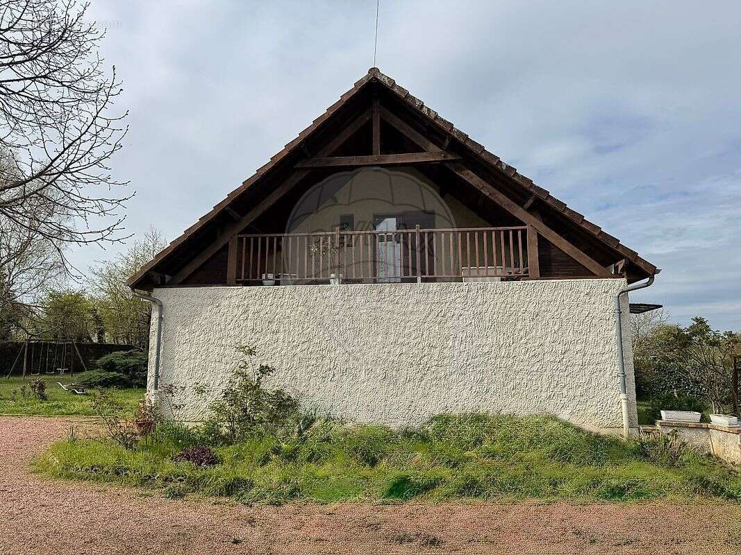 Maison à LA GUERCHE-SUR-L'AUBOIS