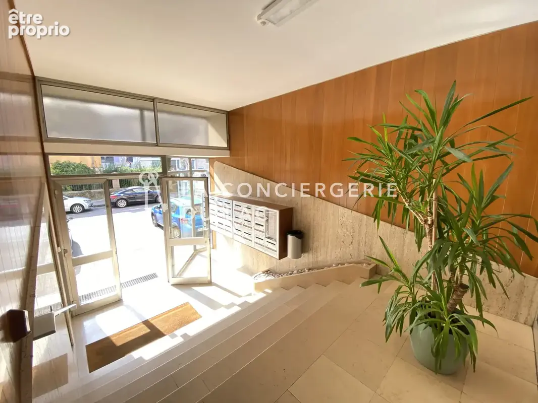 Centre Ville d'Annecy / Quartier Bonlieu / 5 pièces de 104 m2 plein Sud avec Clim - photo 21