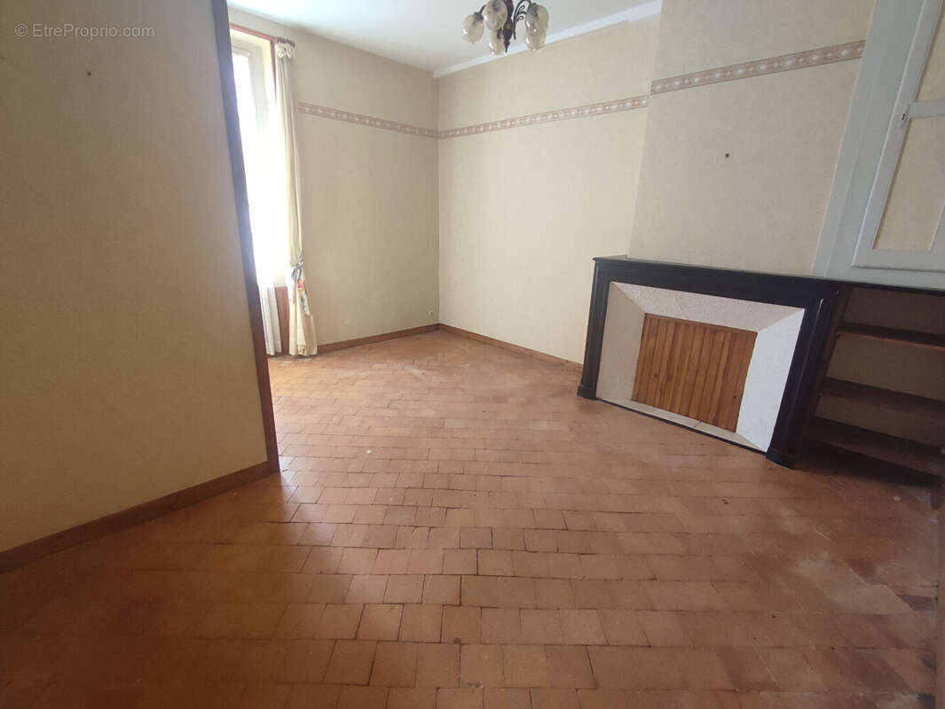 Maison à SAINT-JEAN-DE-BRAYE