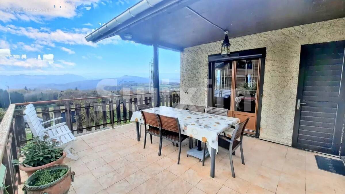 Maison à MONTCEL