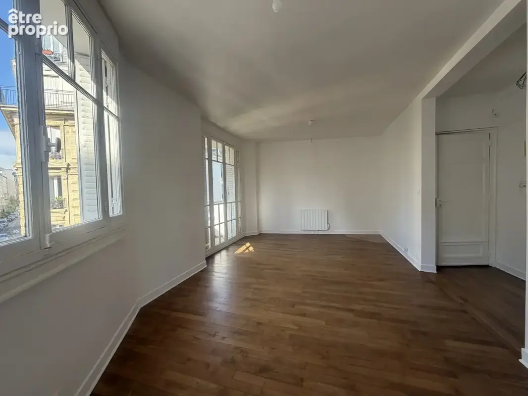 Appartement 2 pièces 44 m² à vendre à Paris-18e (75018) - photo 2