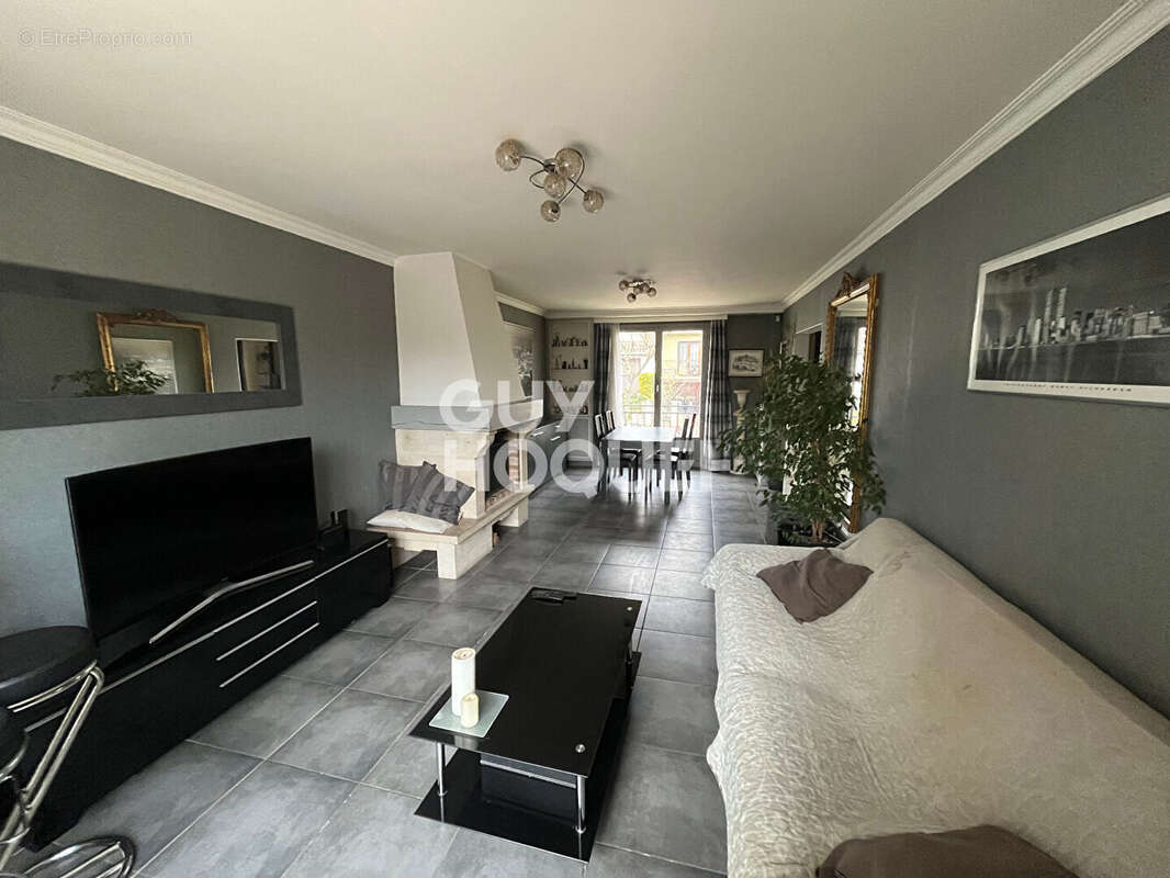 Maison à LE BLANC-MESNIL