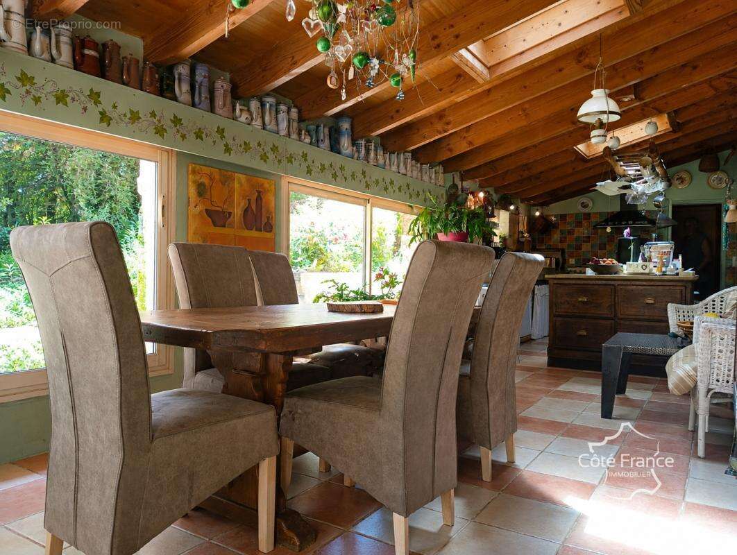 Propriété de charme 340m2 avec piscine, jacuzzi, ruisseau, 2 - photo 8