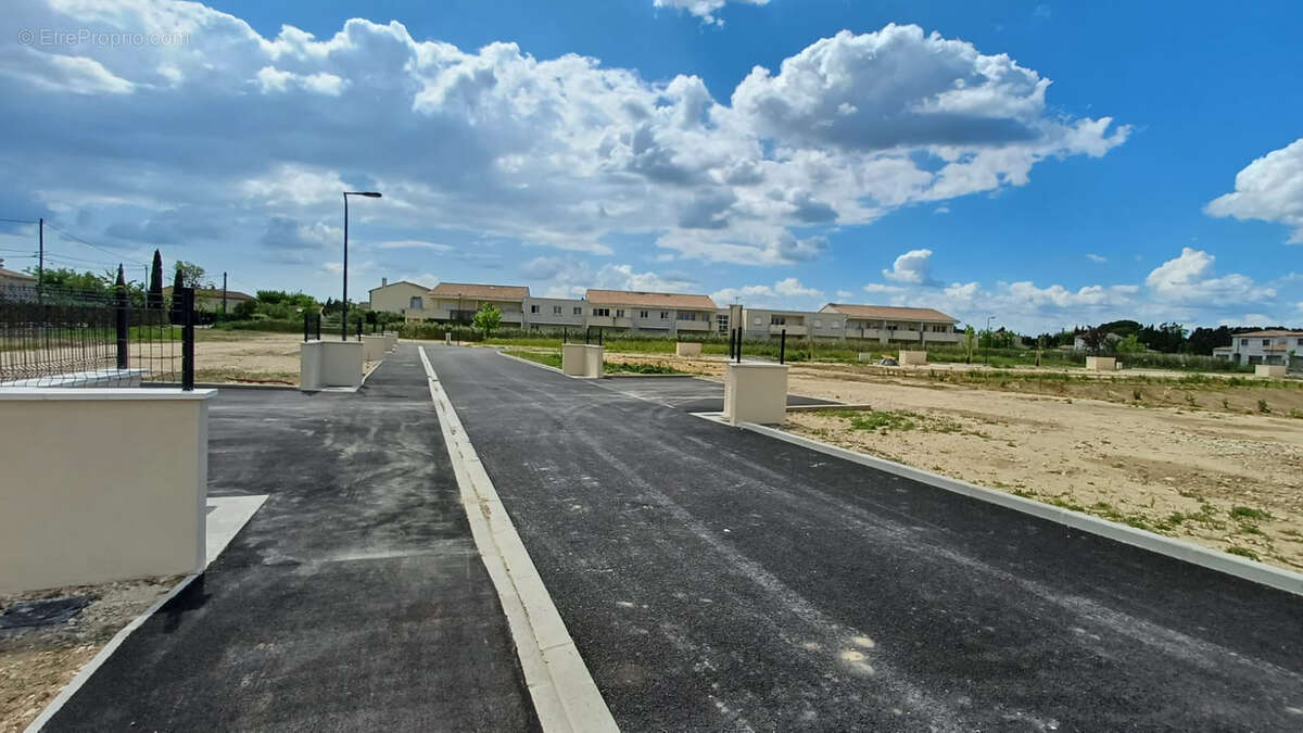 Terrain à CHATEAURENARD