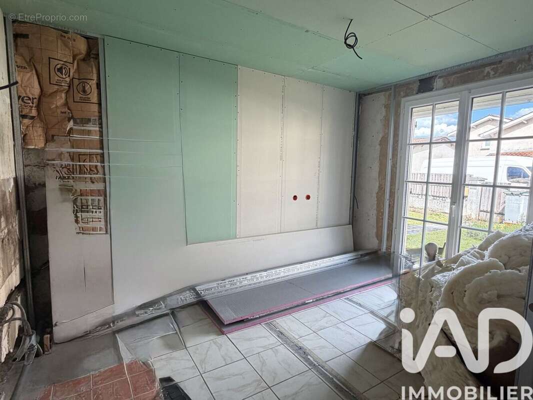 Photo 8 - Maison à SAINT-YZAN-DE-SOUDIAC