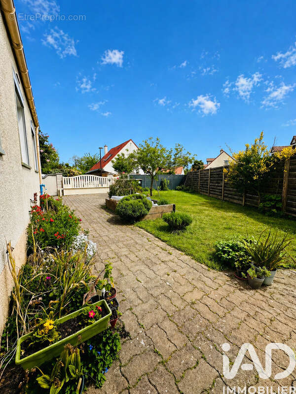 Photo 2 - Maison à FLEURY-LES-AUBRAIS