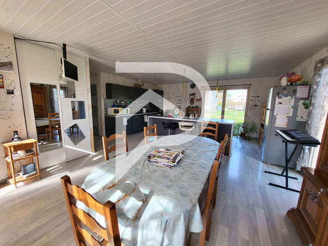 Maison Brienne Le Château  7 pièce(s) - photo 4