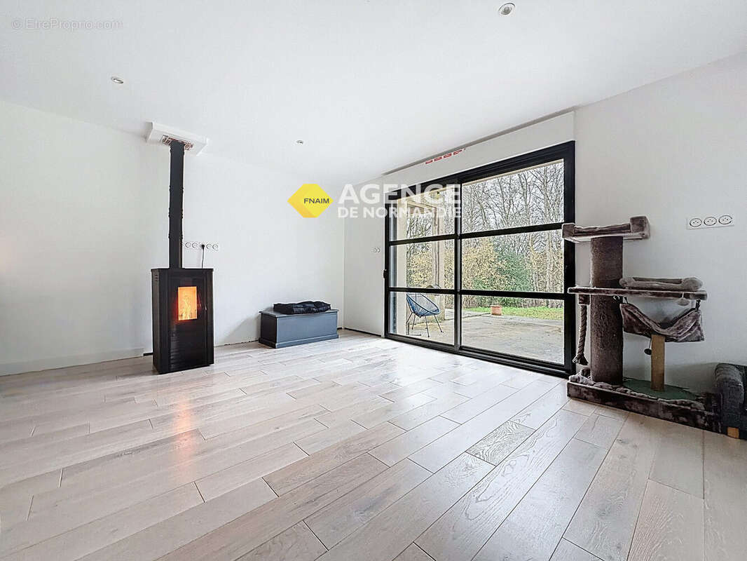 Maison à MONTREUIL-L'ARGILLE