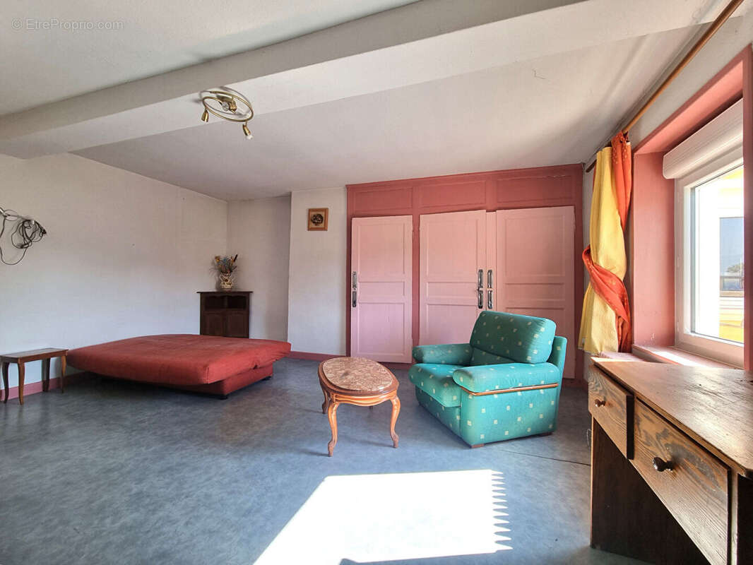 Appartement à SAILLENARD