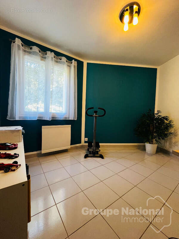 Maison à LA ROQUE-SUR-CEZE