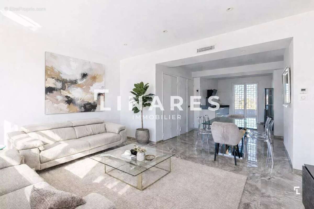 Appartement à MARSEILLE-8E