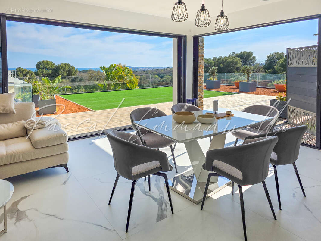 Appartement à VILLENEUVE-LOUBET