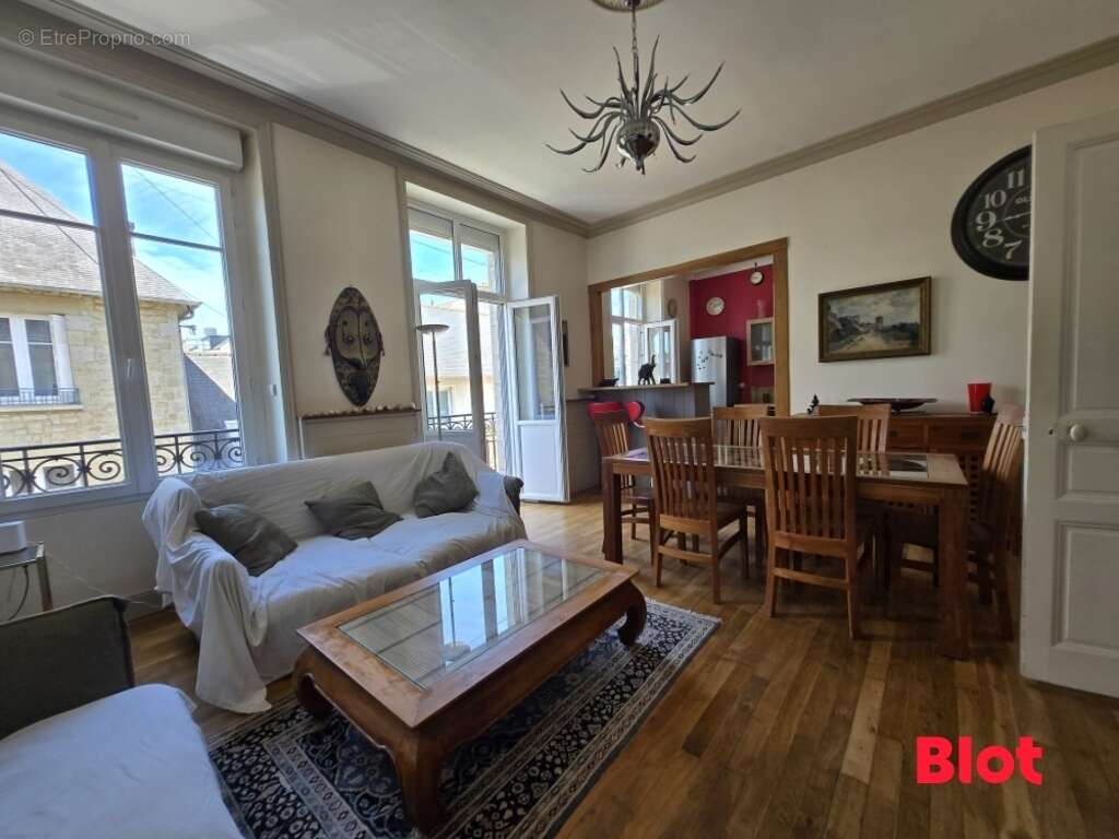 Appartement à FOUGERES