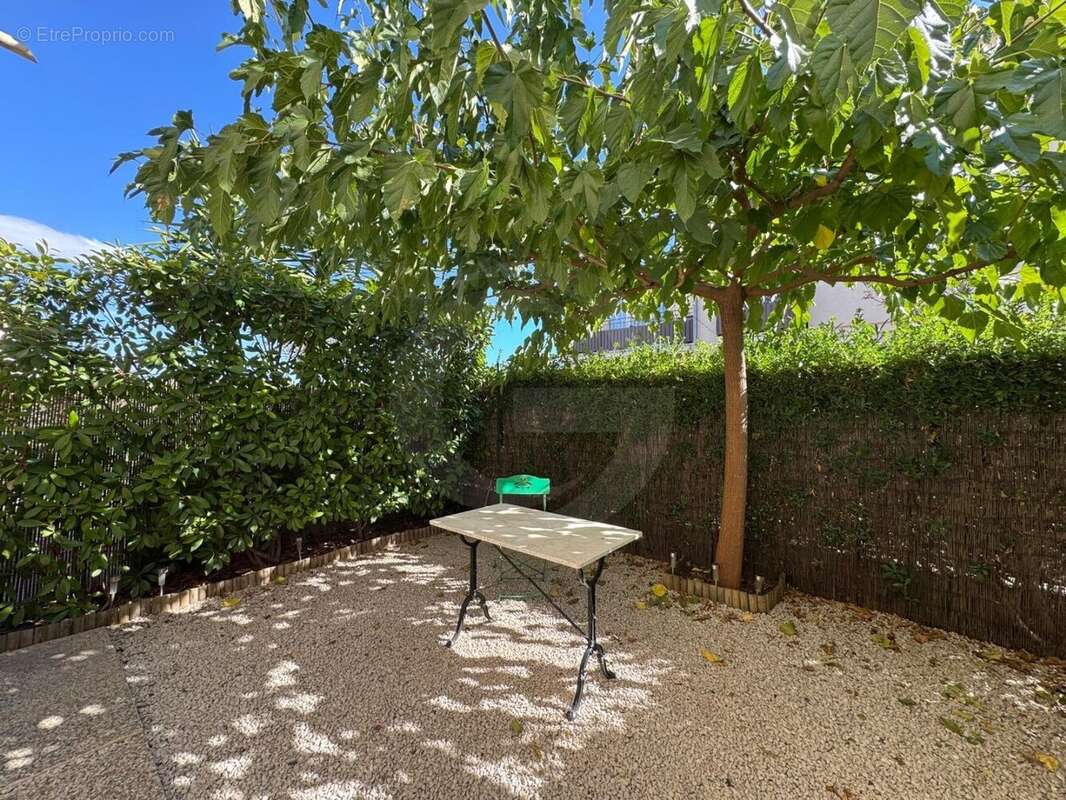 Appartement à POUSSAN