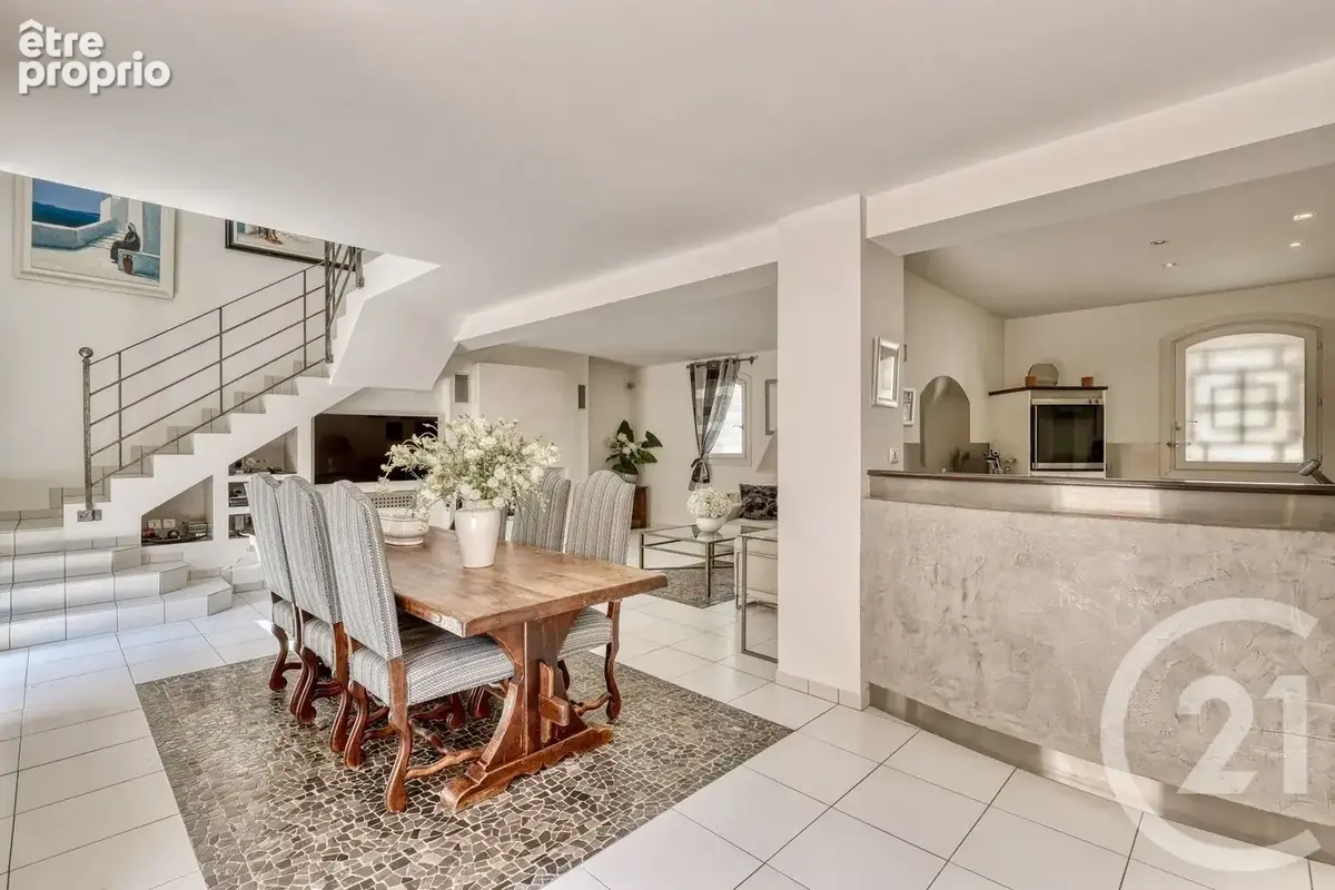 Appartement 6 pièces 204 m² à vendre à Hyeres (83400) - photo 5