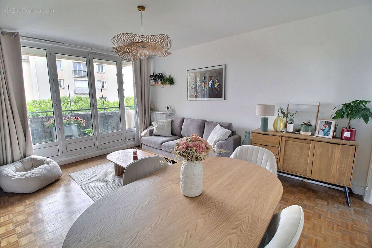 Appartement à LA GARENNE-COLOMBES