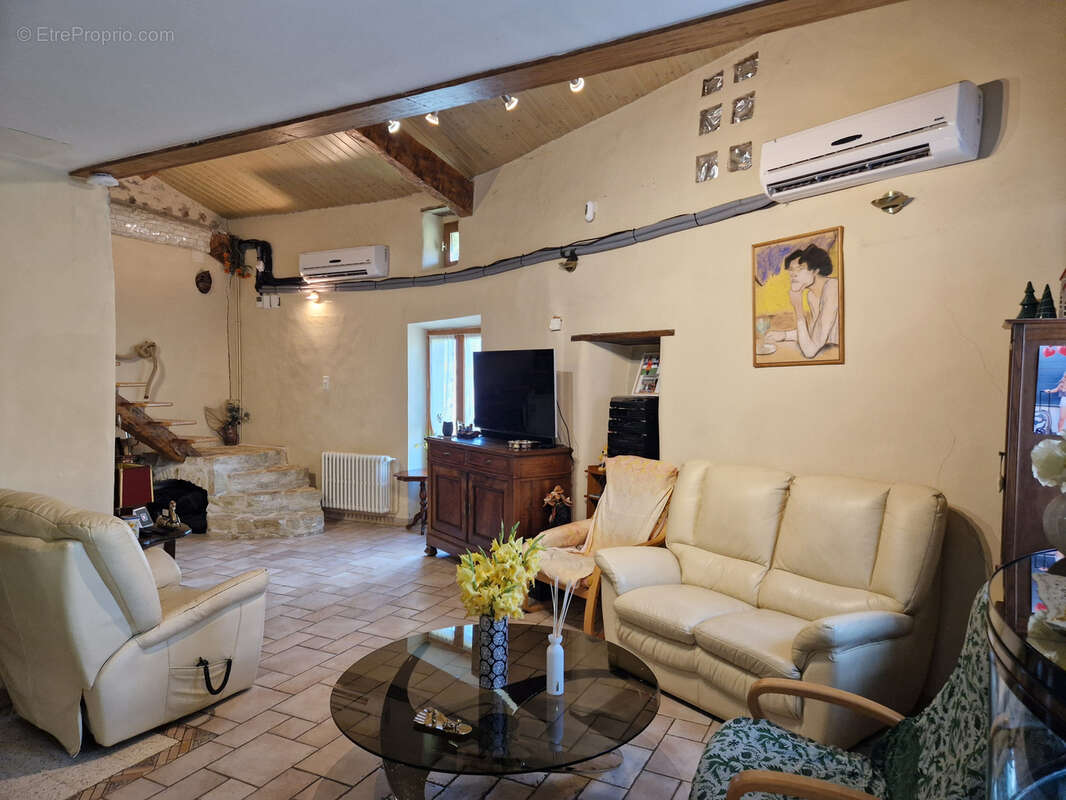 Maison à REMUZAT