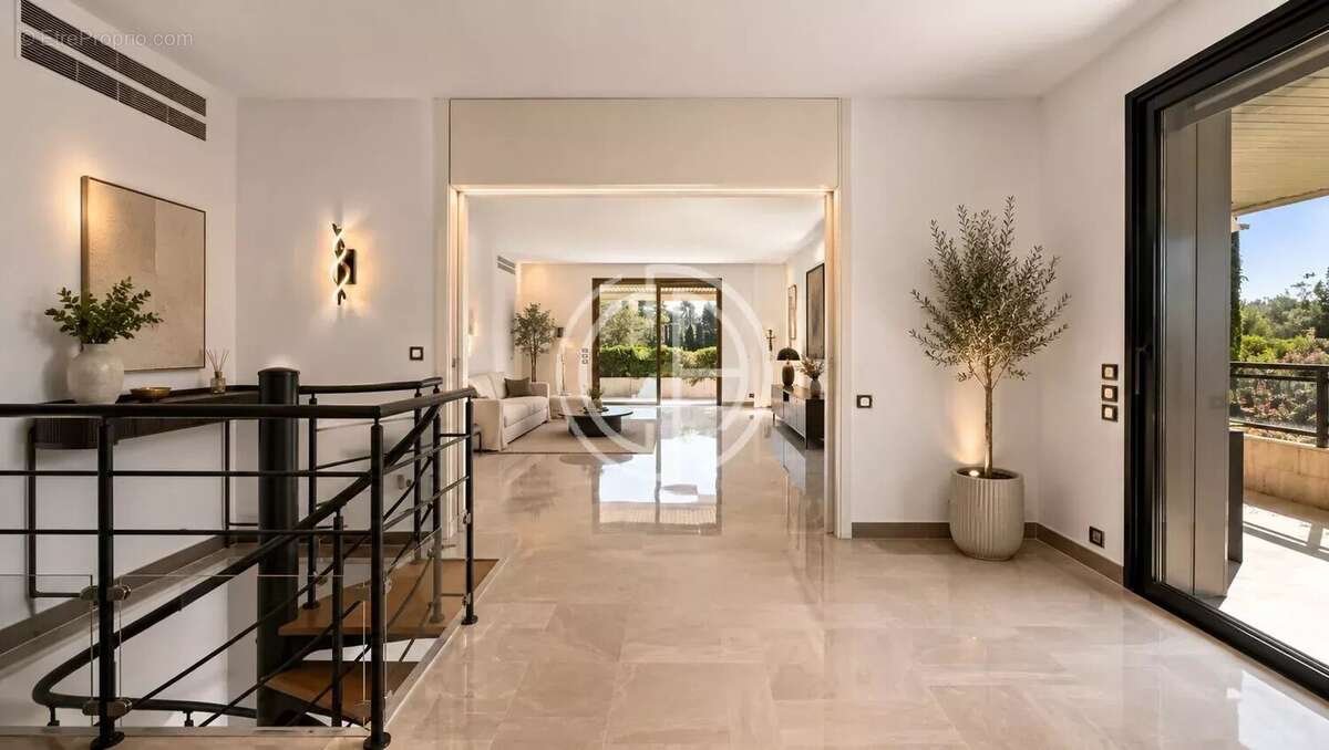 CANNES - Appartement vue mer - Haut standing - photo 5