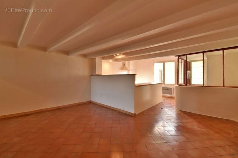 Appartement à FORCALQUIER