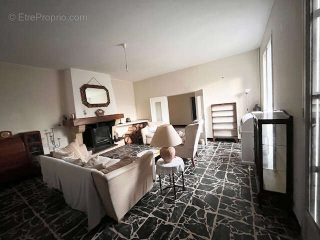 Maison à MONTREUIL-BELLAY