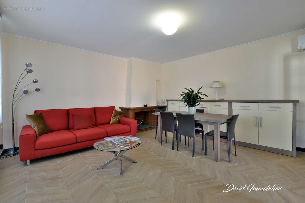 Villa 3 faces - 320 m2 + terrain constructible - photo 2
