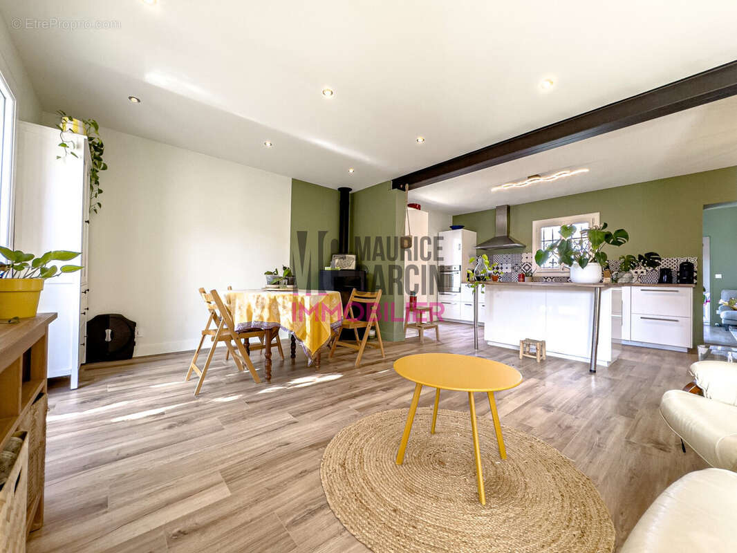 Maison à PERNES-LES-FONTAINES