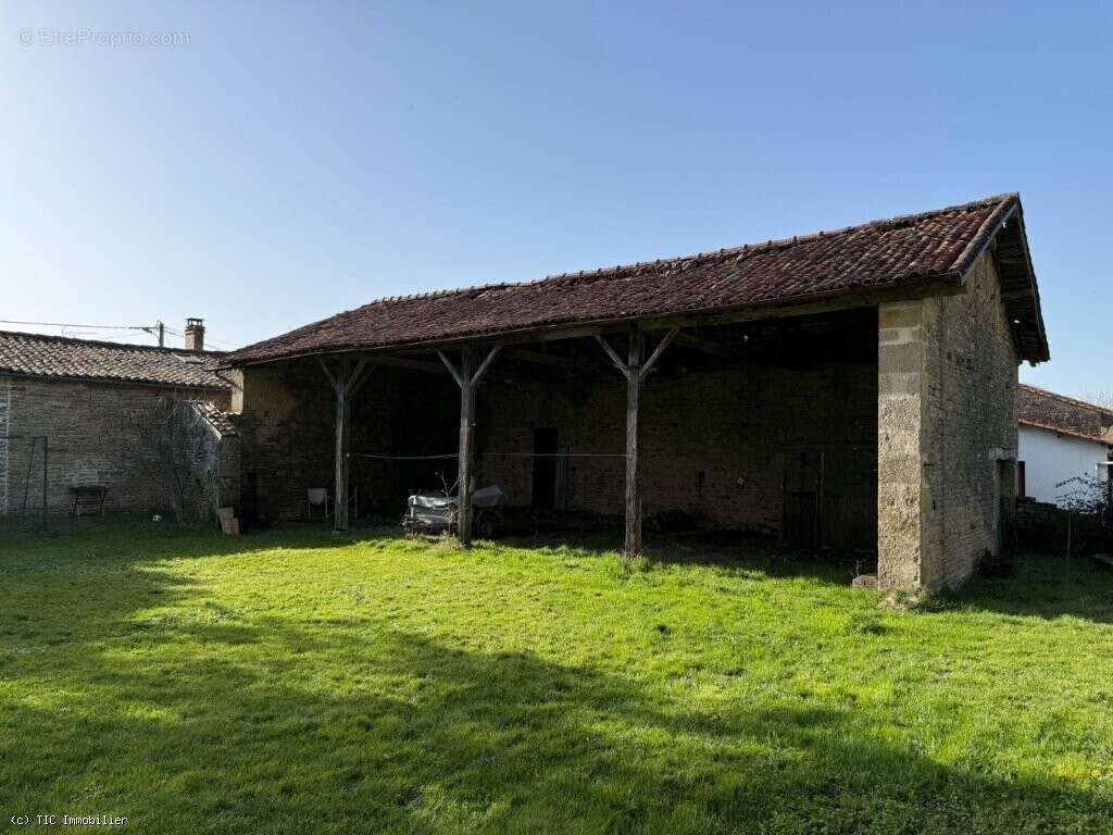 Maison à VILLEFAGNAN