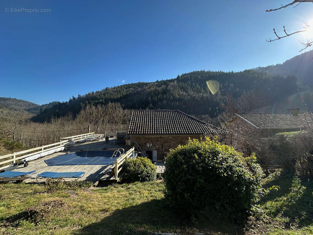 Maison à SAINT-PIERRE-SUR-DOUX