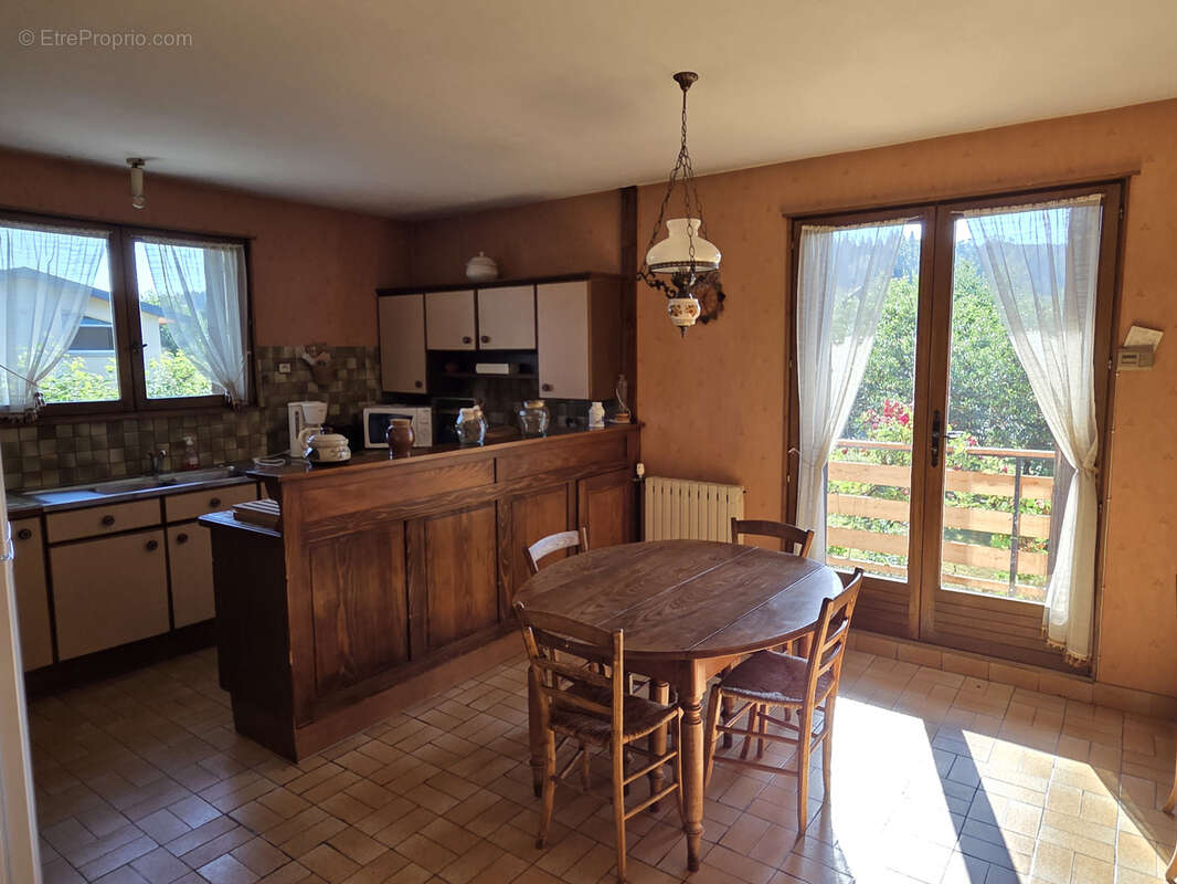 Maison de 226m2 à Doubs sur un terrain de 869 m2 - photo 3