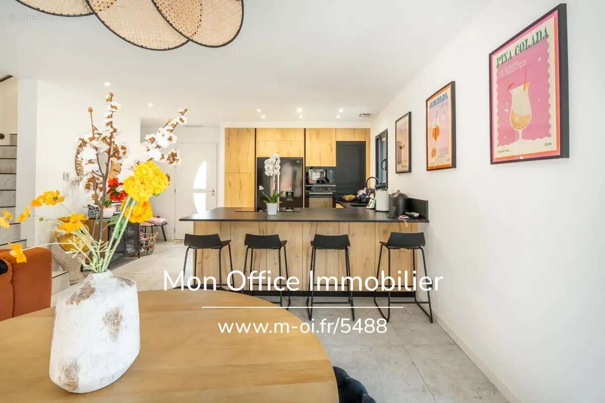 Maison à SAINT-CYR-SUR-MER