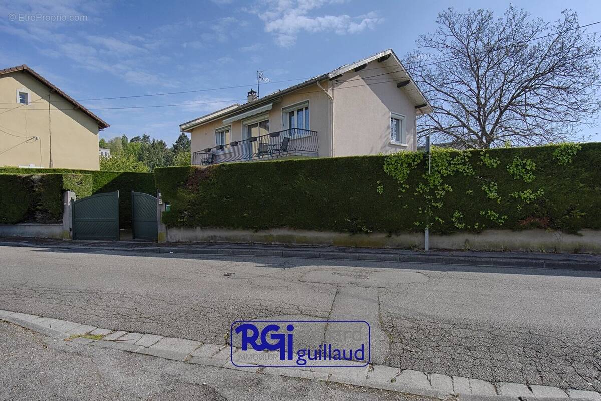 Maison à BOURGOIN-JALLIEU