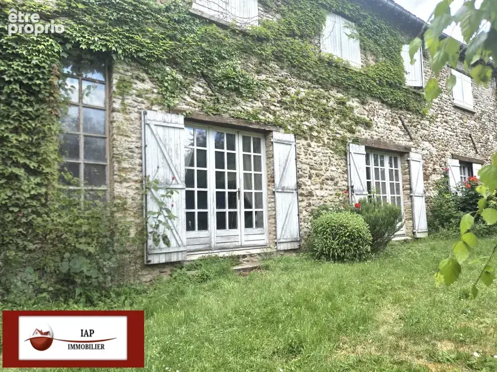 Située à 6 Km d'ORGERUS Maison ancienne de caractère avec grandes dépendances - photo 4