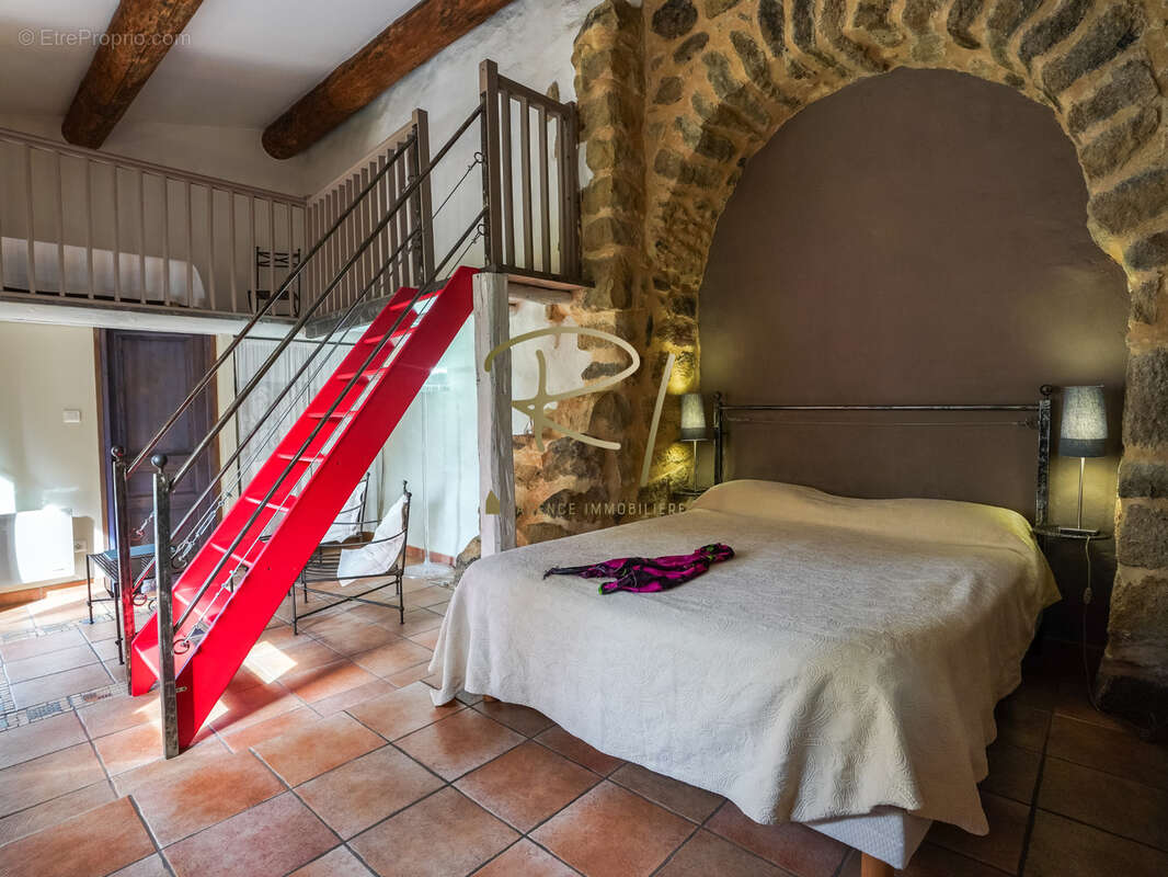 Maison à RUOMS