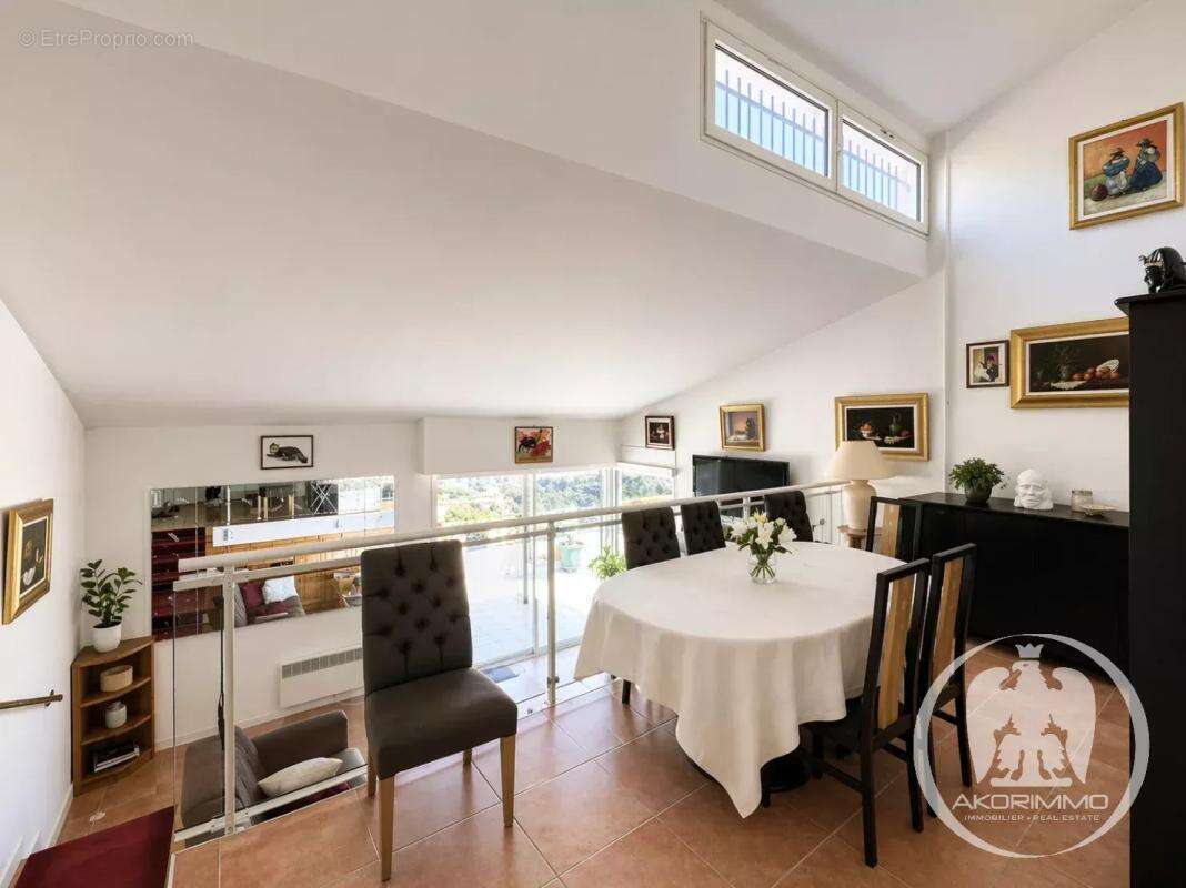 Appartement à EZE