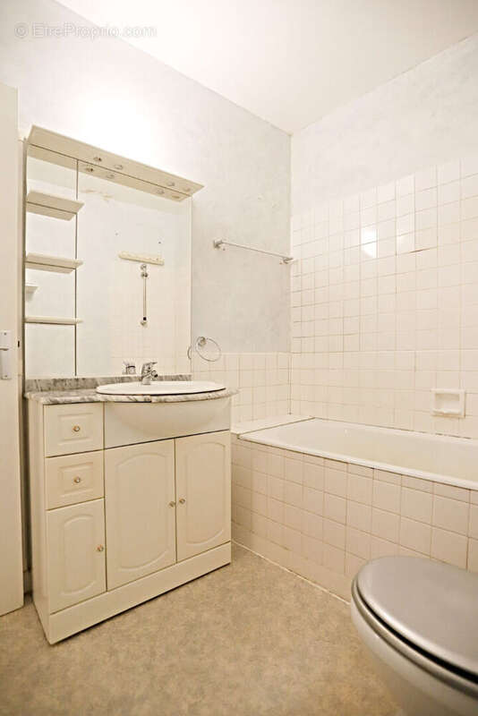 Appartement à PARIS-14E