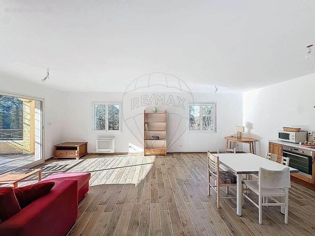 Maison à SAINTE-ANASTASIE