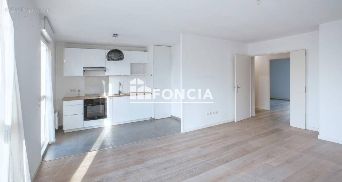 Appartement à LA COURNEUVE