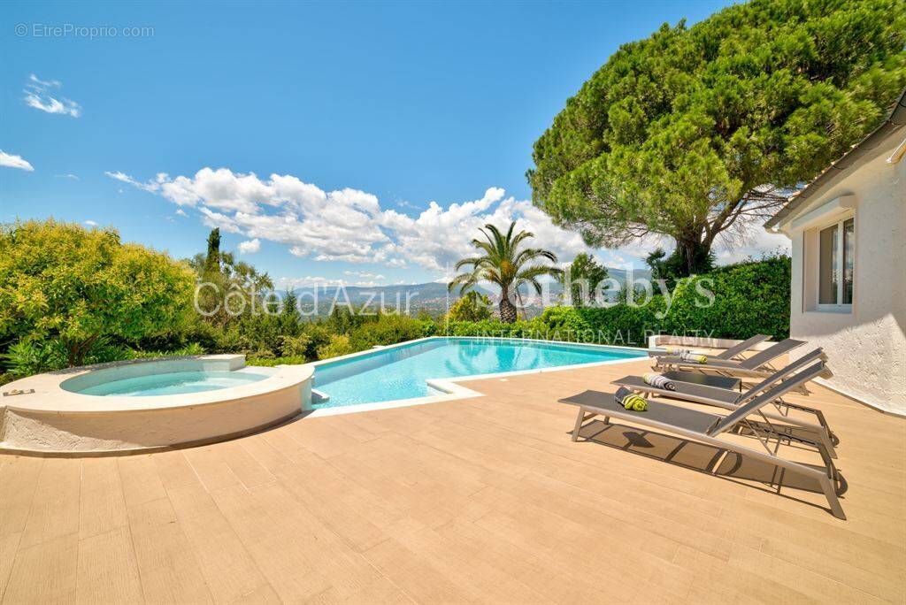 Maison à MOUANS-SARTOUX