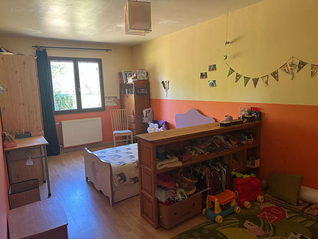 Maison à GREZIEU-LA-VARENNE